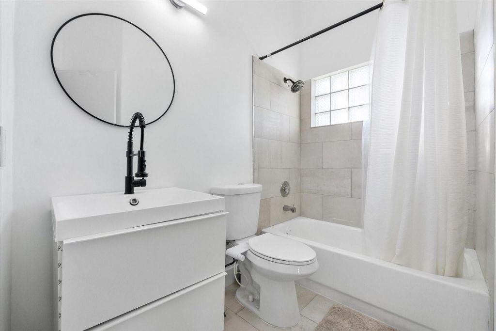 1043 Laguna Springs Drive, Weston, FL 33326 Photo