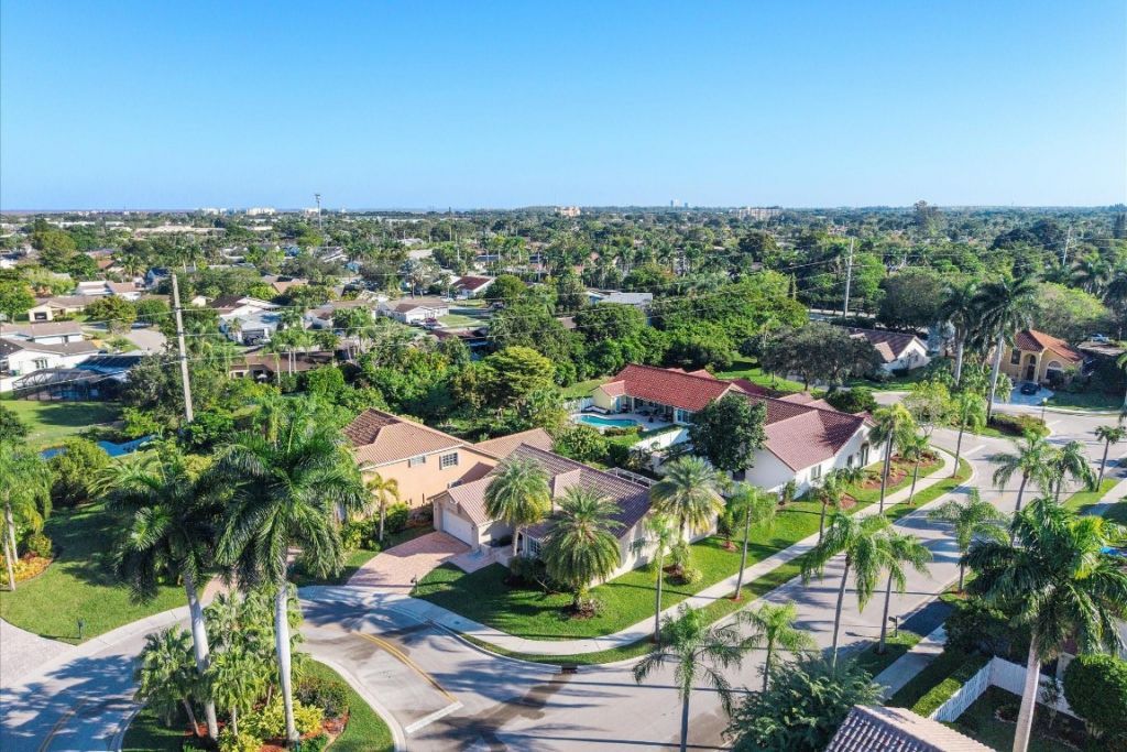 1043 Laguna Springs Drive, Weston, FL 33326 Photo