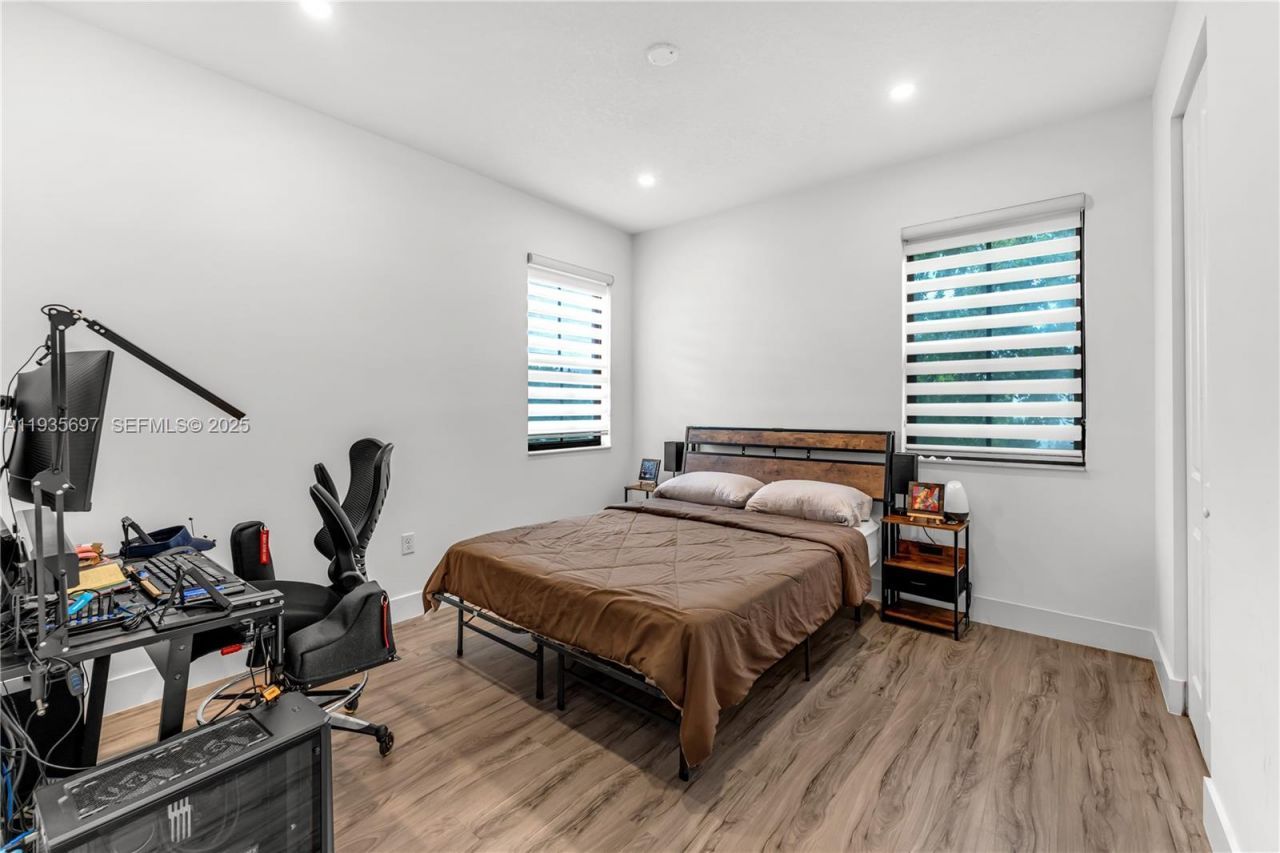 9881 W 34th Ave , Hialeah, FL 33018 Photo