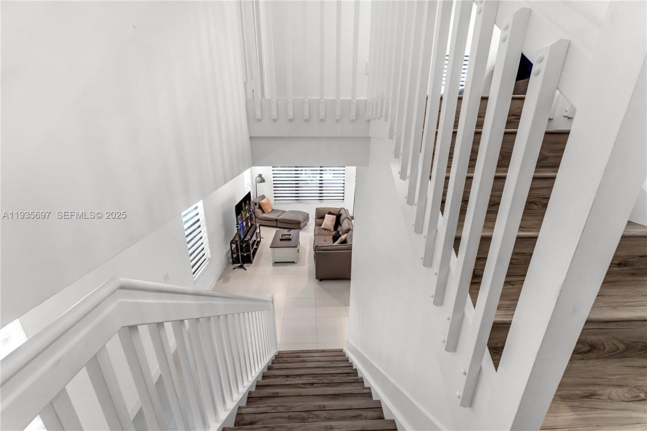 9881 W 34th Ave , Hialeah, FL 33018 Photo