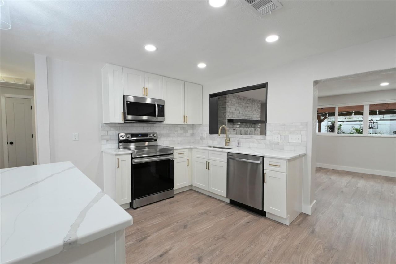 11987 106th Avenue, Seminole, FL 33778 Photo