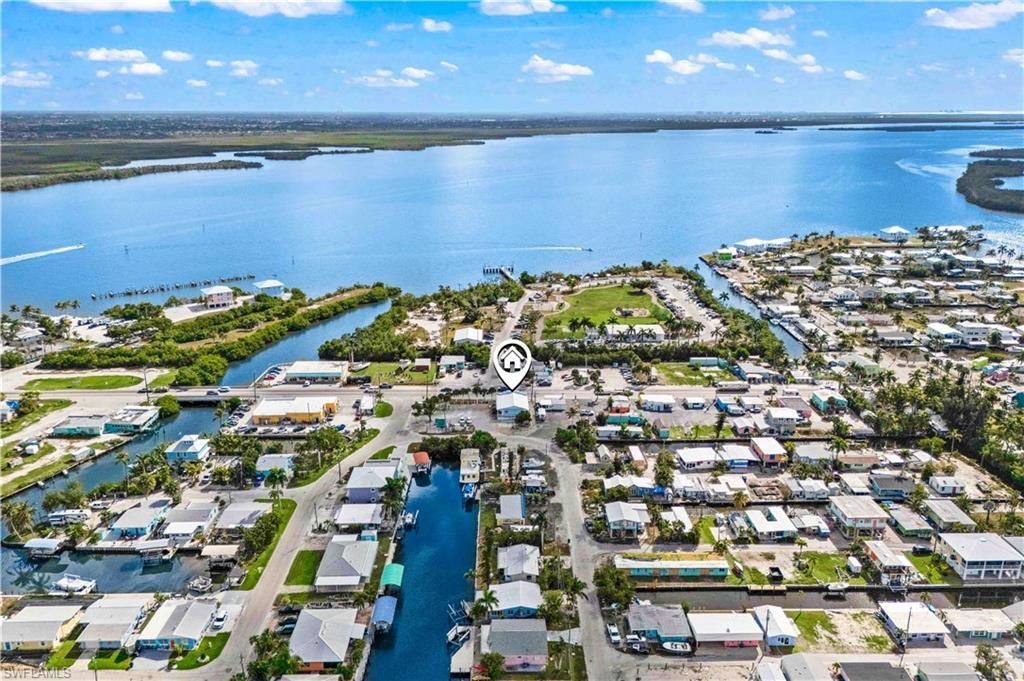 4574 Pine Island Rd Nw, Matlacha, FL 33993 Photo