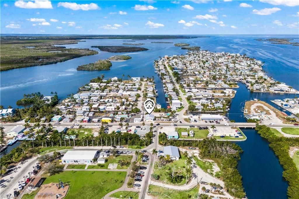 4574 Pine Island Rd Nw, Matlacha, FL 33993 Photo