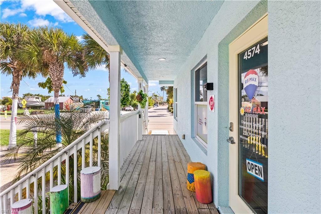 4574 Pine Island Rd Nw, Matlacha, FL 33993 Photo