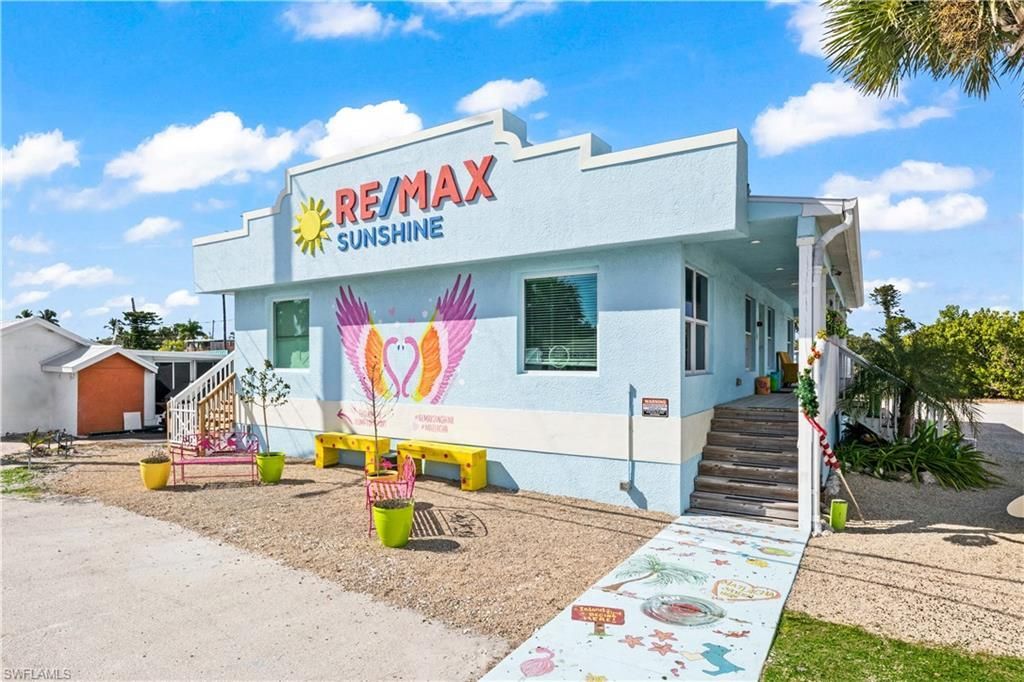 4574 Pine Island Rd Nw, Matlacha, FL 33993 Photo