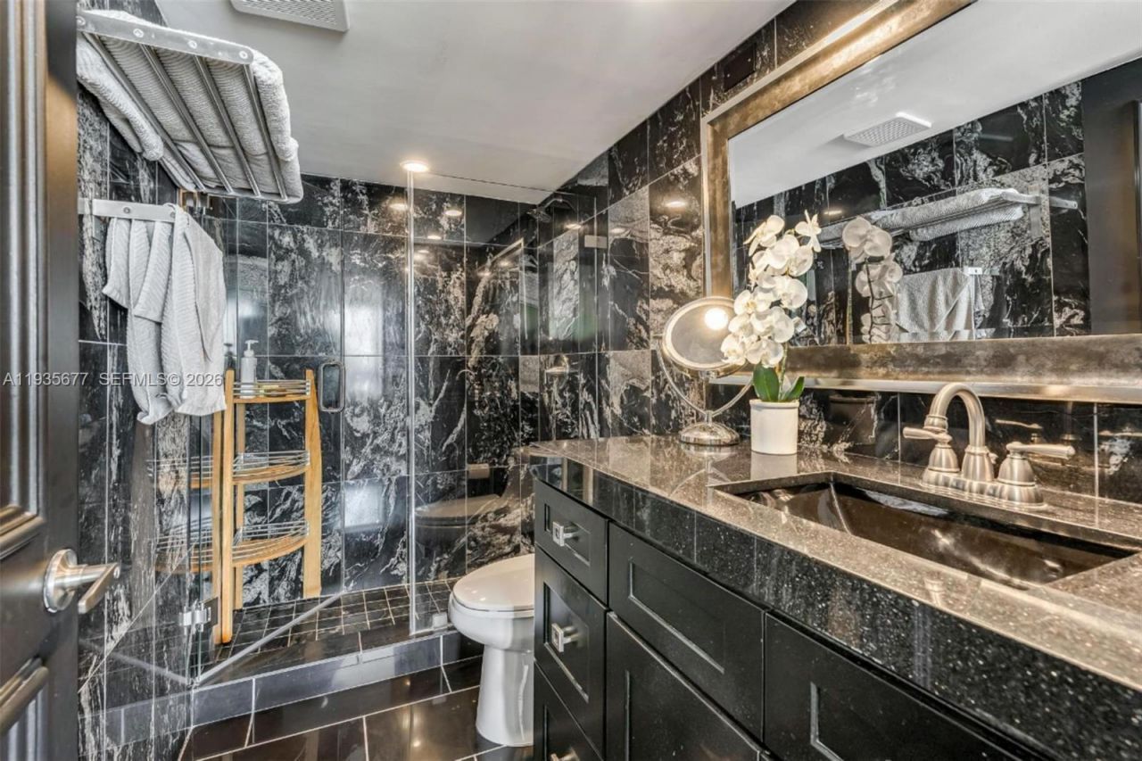 555 NE 15th St, Unit 30H, Miami, FL 33132 Photo