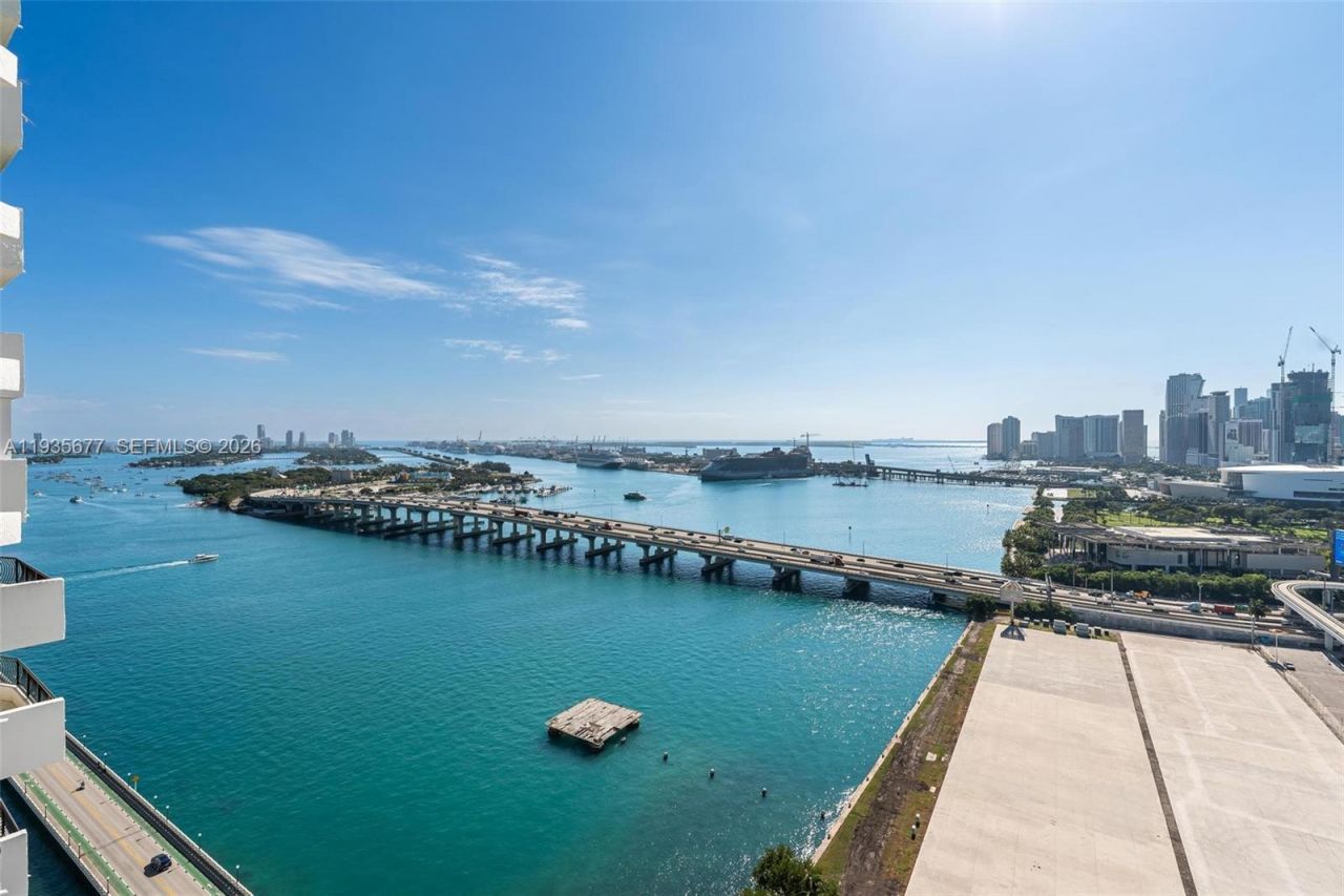 555 NE 15th St, Unit 30H, Miami, FL 33132 Photo