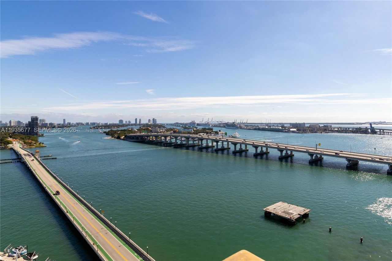 555 NE 15th St, Unit 30H, Miami, FL 33132 Photo