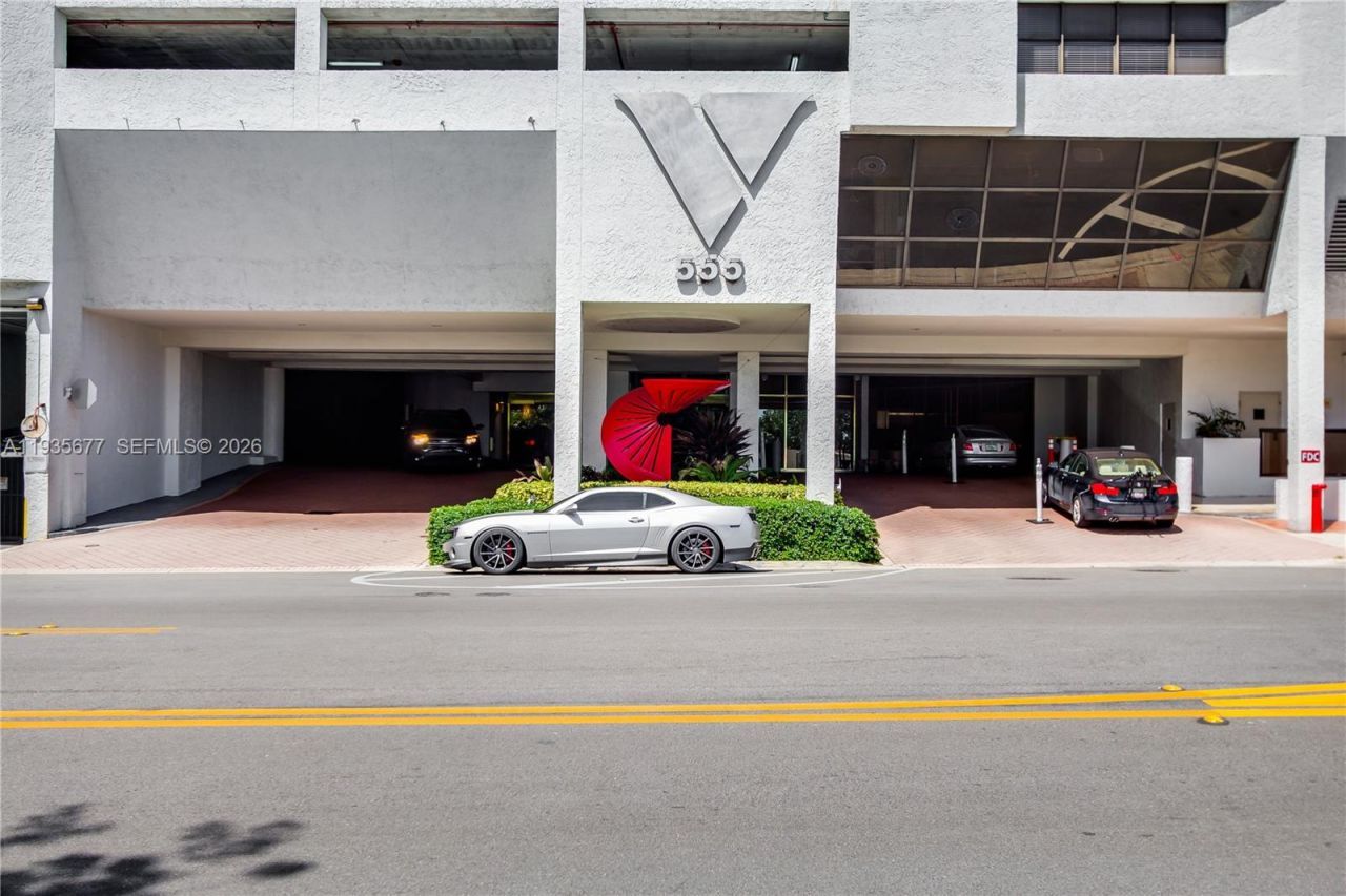 555 NE 15th St, Unit 30H, Miami, FL 33132 Photo