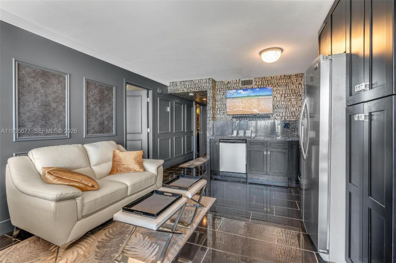 555 NE 15th St, Unit 30H, Miami, FL 33132 Photo