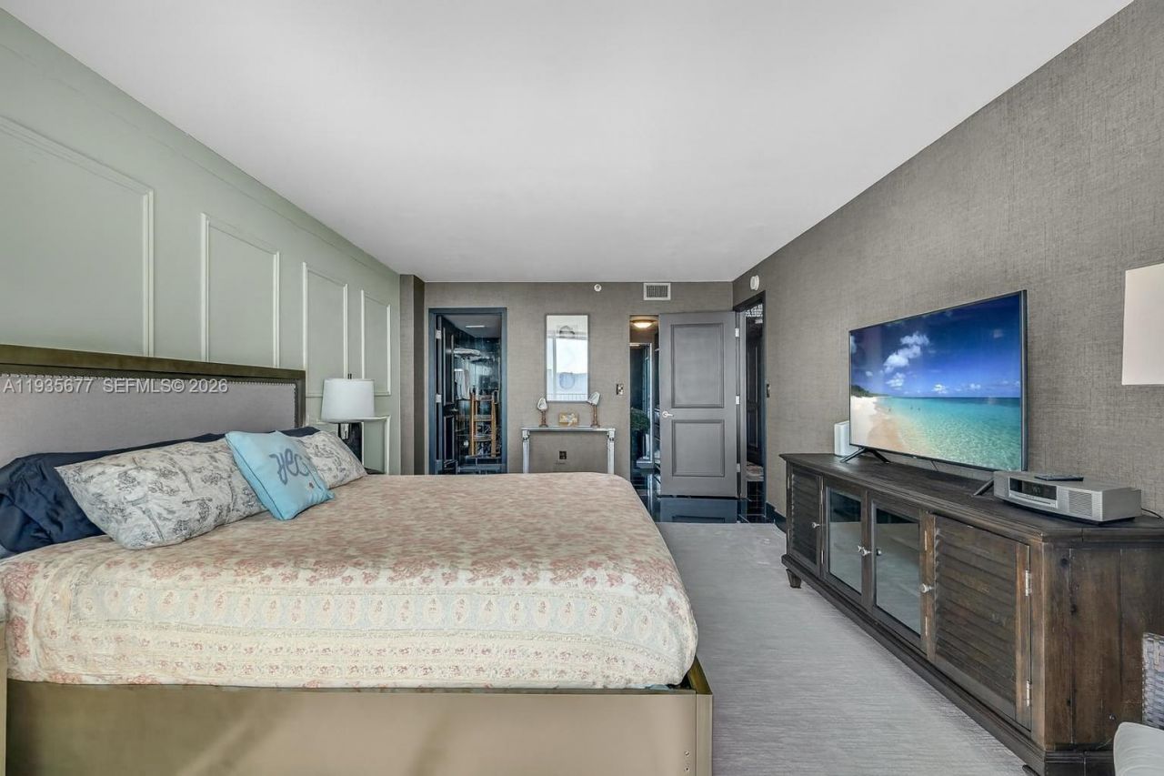 555 NE 15th St, Unit 30H, Miami, FL 33132 Photo