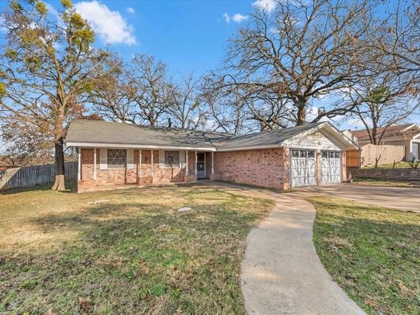 601 State Street, Weatherford, TX 76086