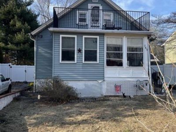 765 CHESTNUT AVENUE, WOODBURY HEIGHTS, NJ 08097