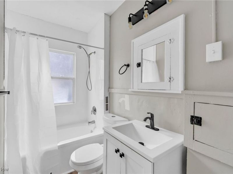 3367 E 102nd Street, Cleveland, OH 44104 Photo 25