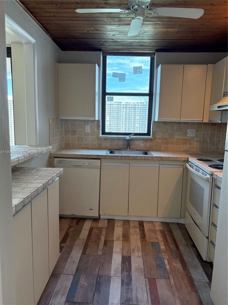 18181 NE 31st Ct, Unit 2604, Aventura, FL 33160 Photo