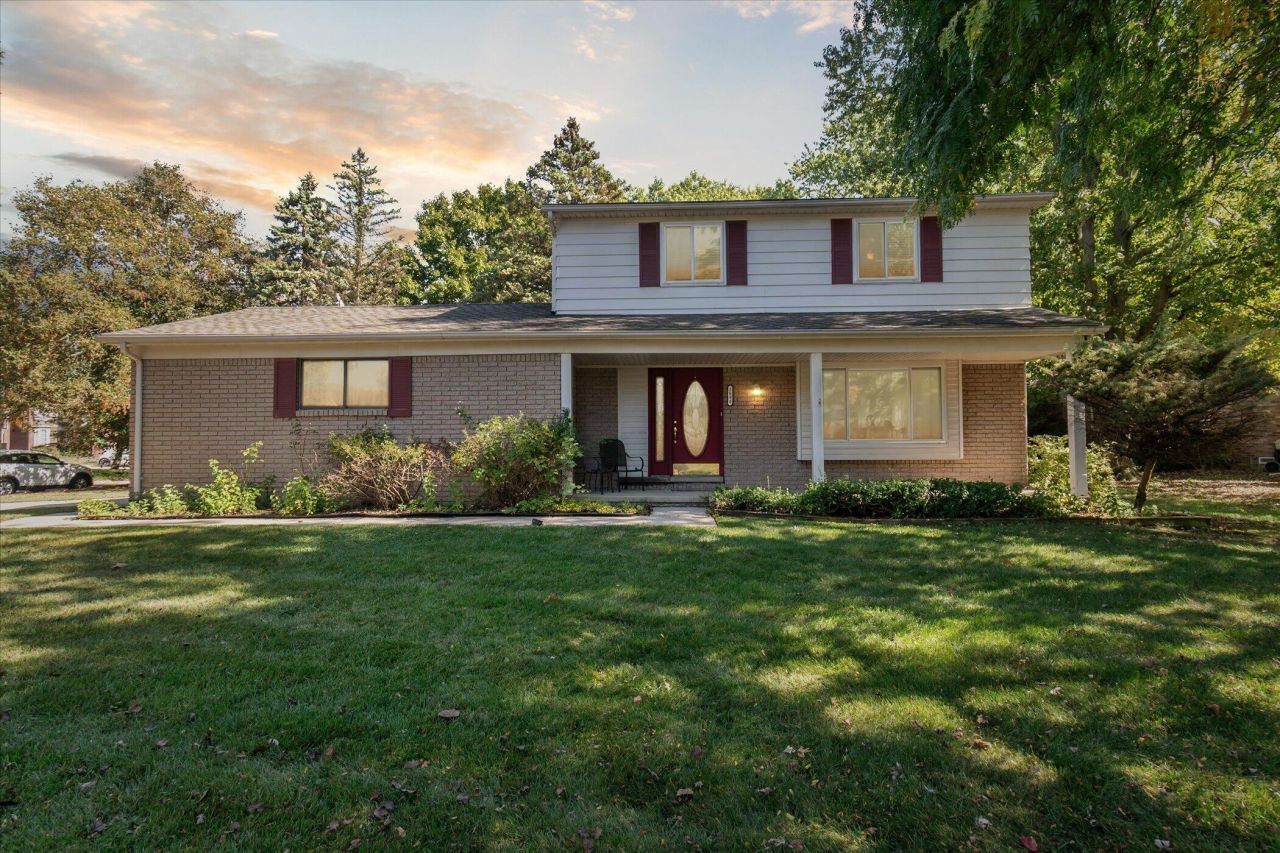 3896 Gate Drive, Troy, MI 48083 Main Photo