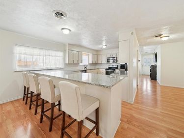 1215 Tarpley Avenue, Dallas, TX 75211
