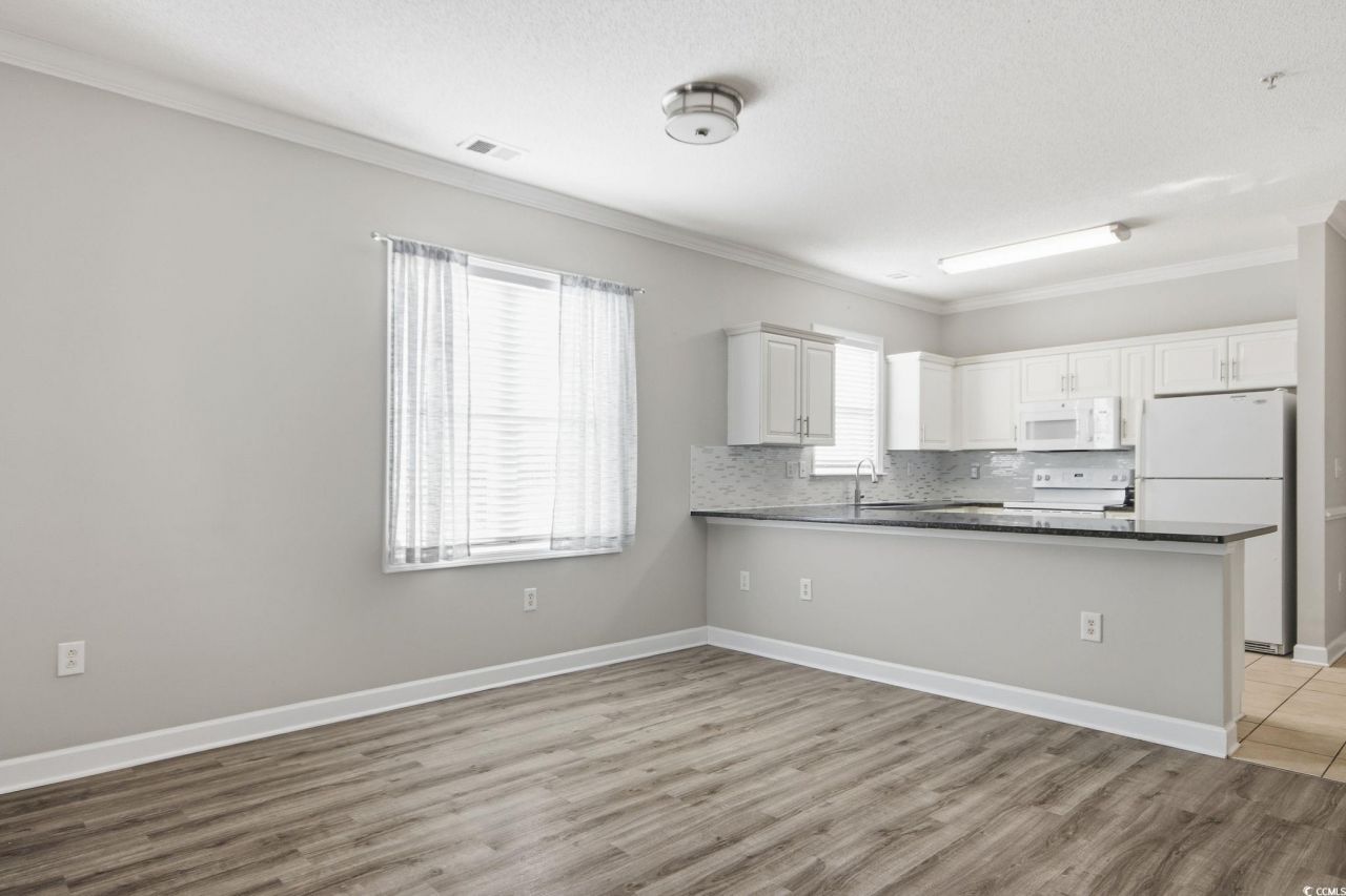 200 Castle Dr. Photo 11