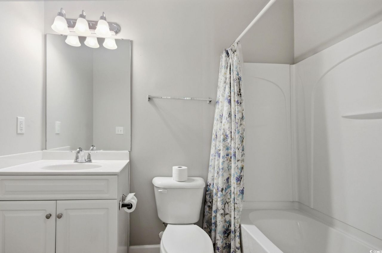 200 Castle Dr. Photo 24