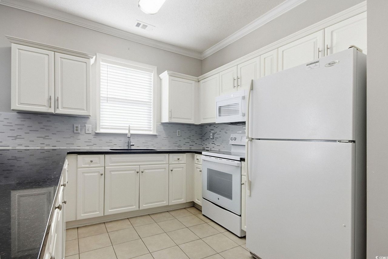 200 Castle Dr. Photo 5