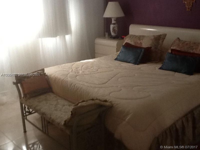 541 Blue Heron Dr, Unit 215, Hallandale Beach, FL 33009 Photo