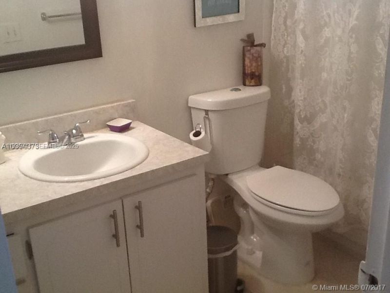 541 Blue Heron Dr, Unit 215, Hallandale Beach, FL 33009 Photo