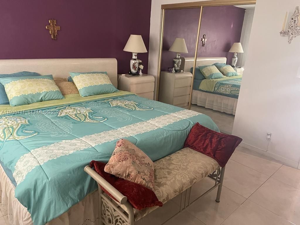 541 Blue Heron Dr, Unit 215, Hallandale Beach, FL 33009 Photo