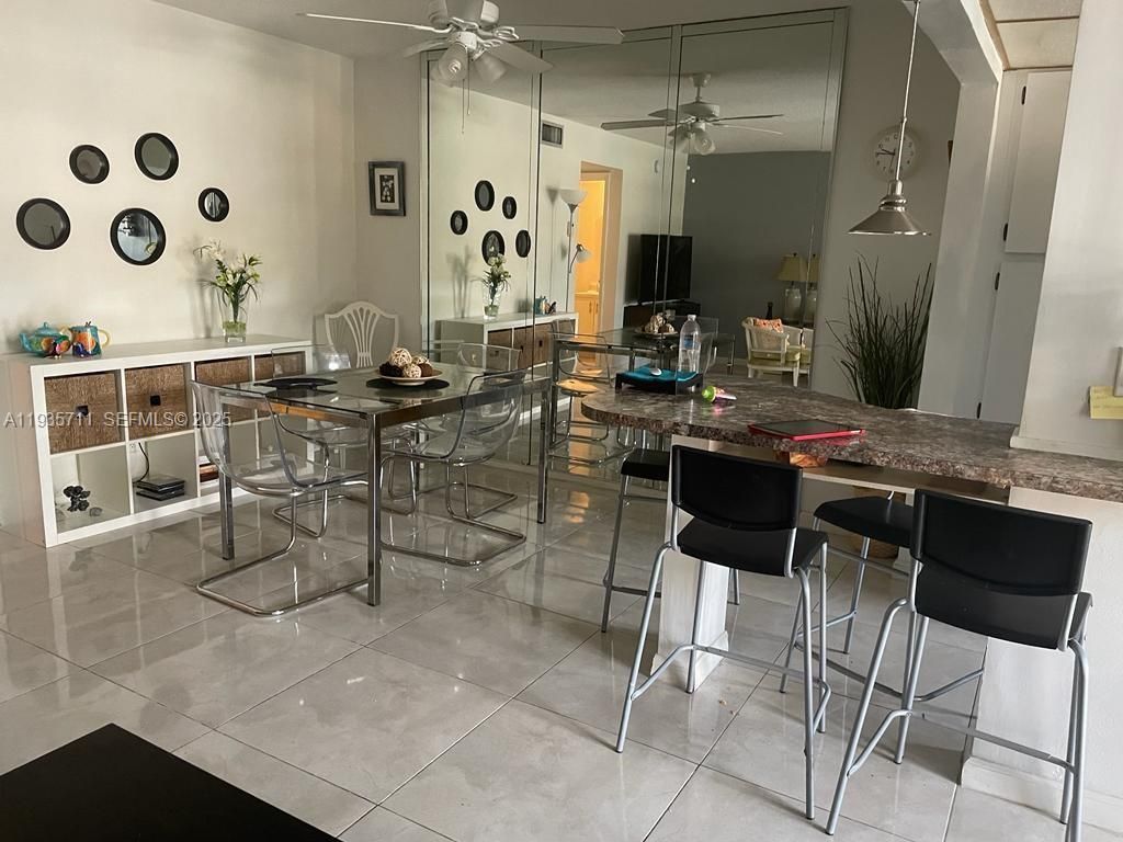 541 Blue Heron Dr, Unit 215, Hallandale Beach, FL 33009 Photo