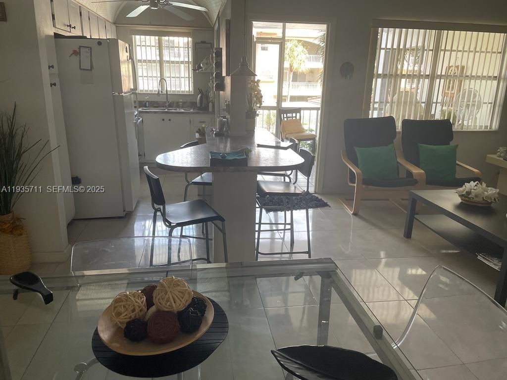 541 Blue Heron Dr, Unit 215, Hallandale Beach, FL 33009 Photo