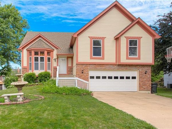 8300 W 148TH Street, Overland Park, KS 66223