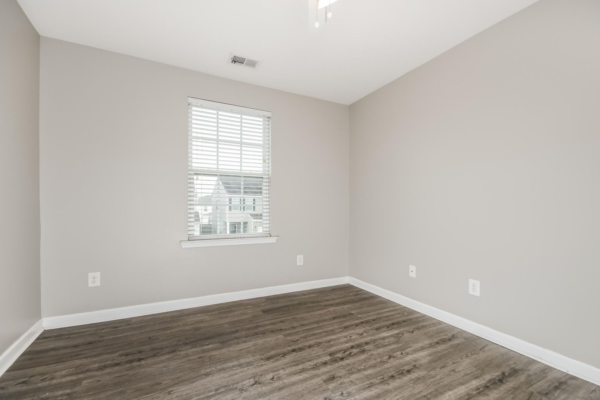 213 Longford Drive Photo 14