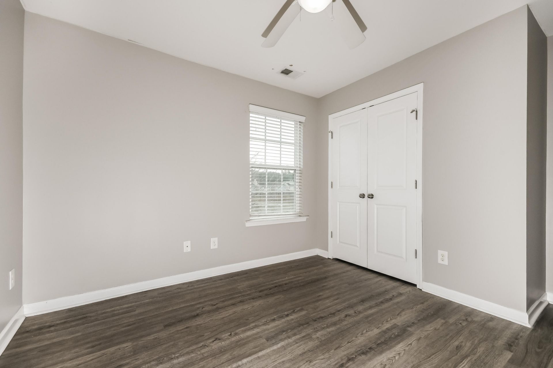 213 Longford Drive Photo 16