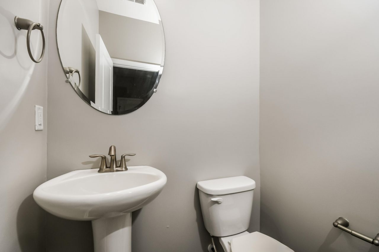 213 Longford Drive Photo 16