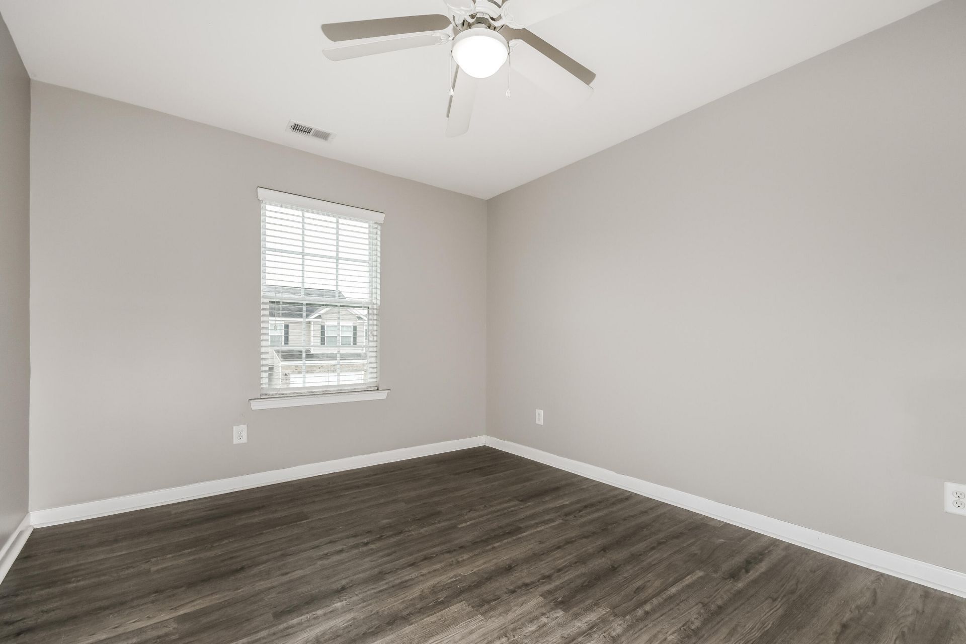 213 Longford Drive Photo 17