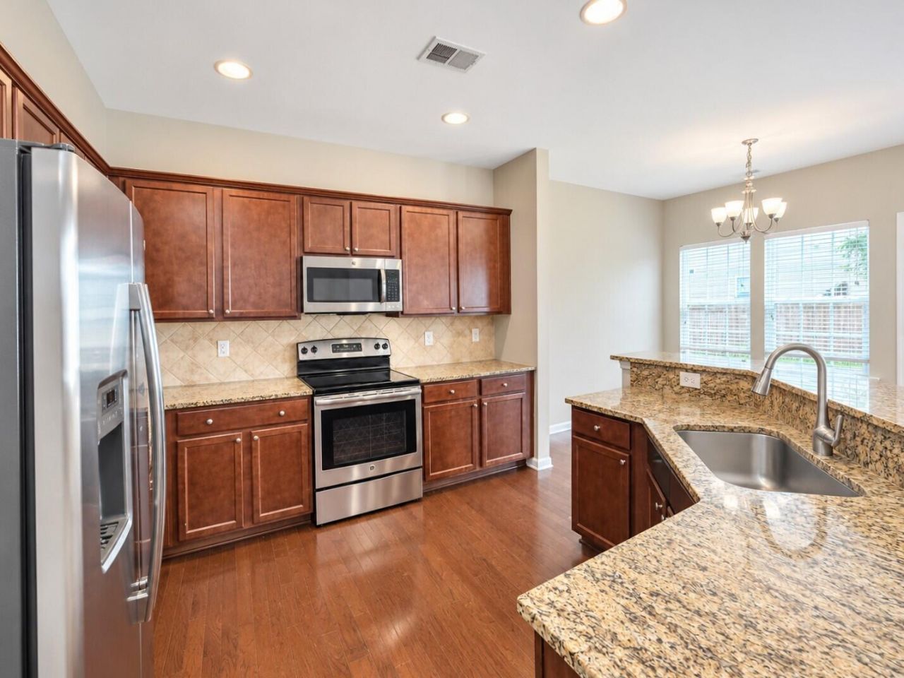 213 Longford Drive Photo 7