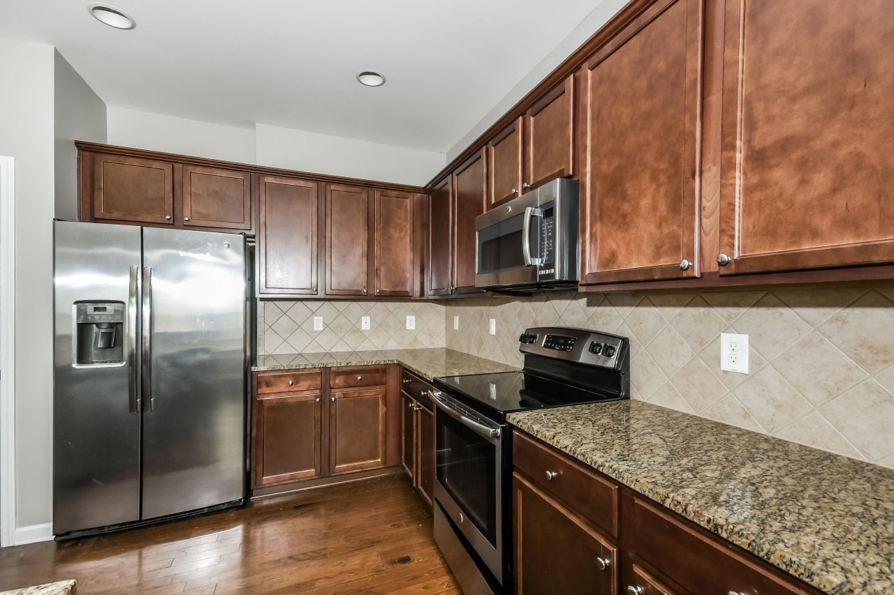 213 Longford Drive Photo 8