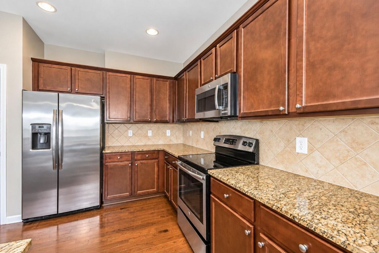 213 Longford Drive Photo 9