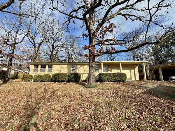 7802 Bonnie Brae Road, Little Rock, AR 72227