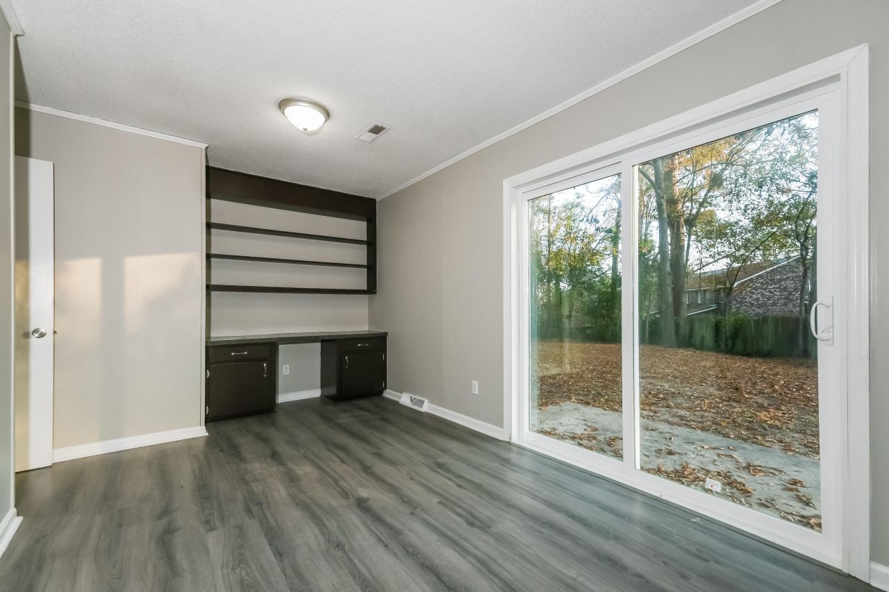 121 English Road Photo 4