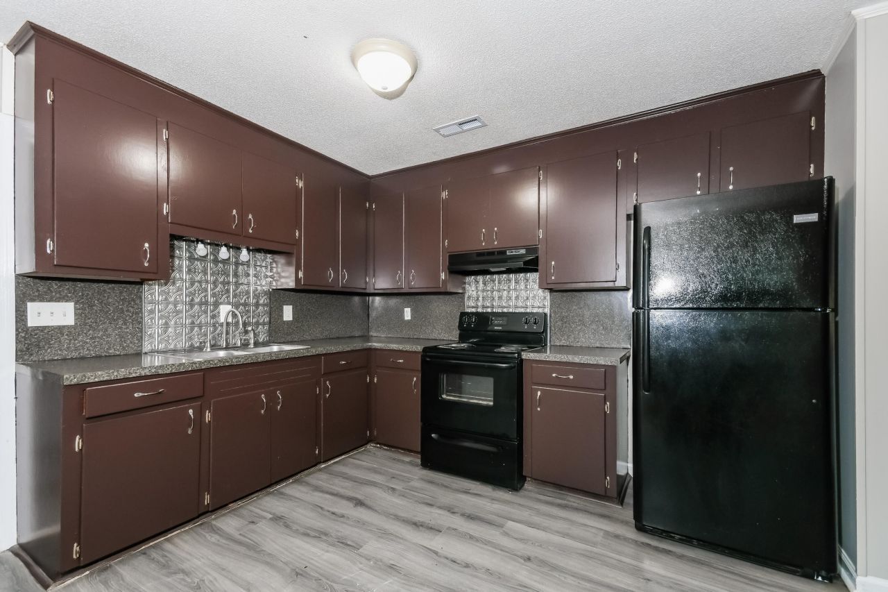 121 English Road Photo 5