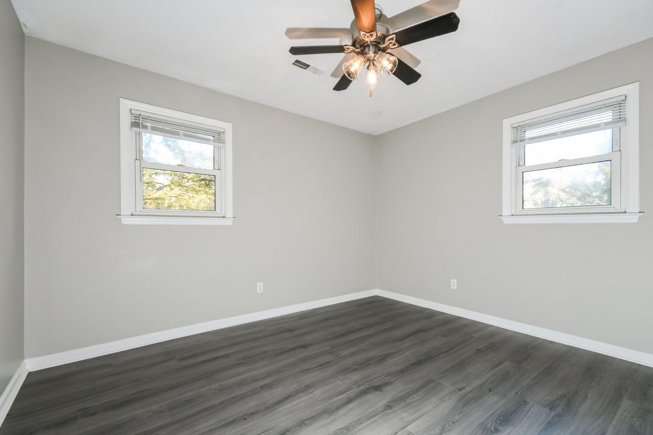 121 English Road Photo 8