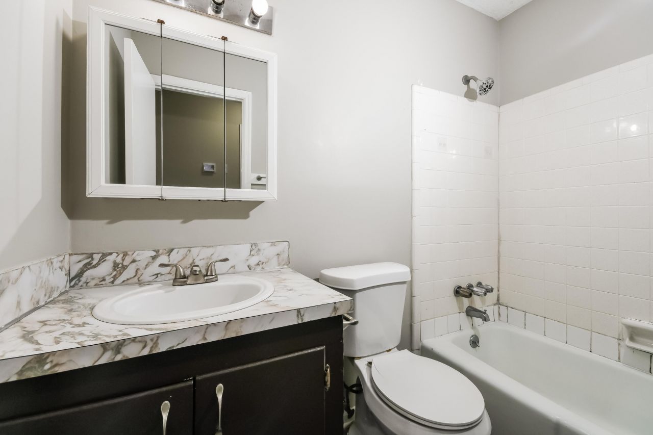 121 English Road Photo 9