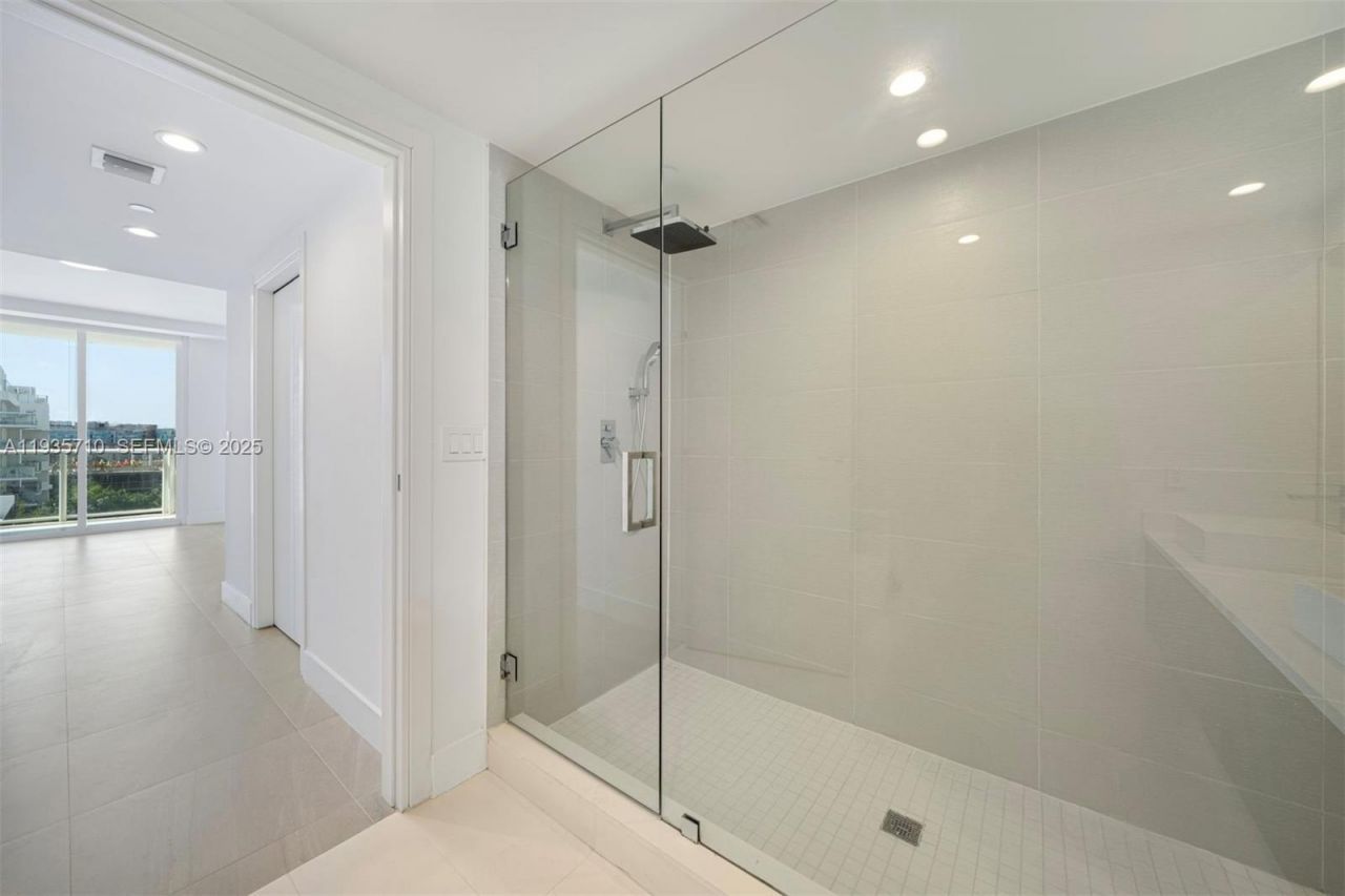 1150 102nd St , Unit 603, Bay Harbor Islands, FL 33154 Photo