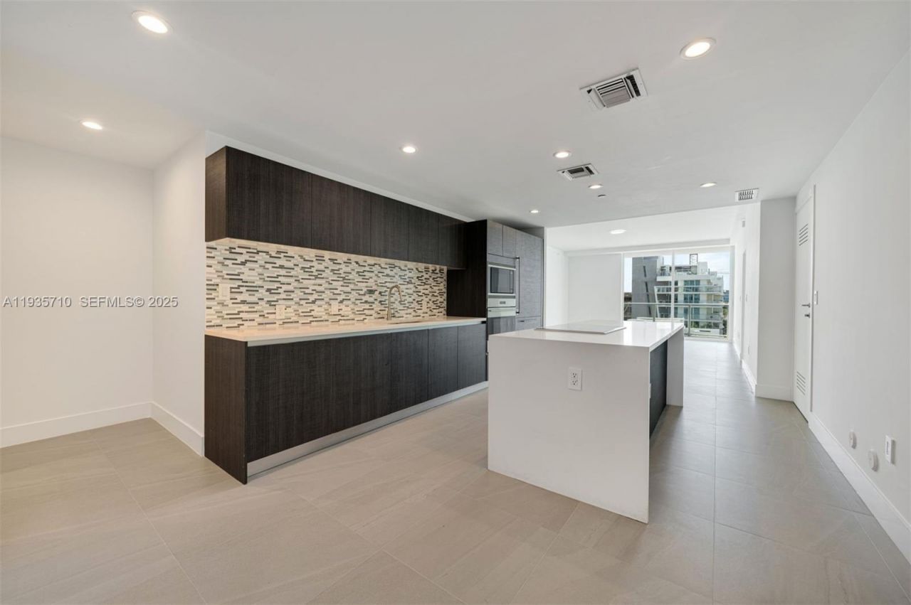 1150 102nd St , Unit 603, Bay Harbor Islands, FL 33154 Photo