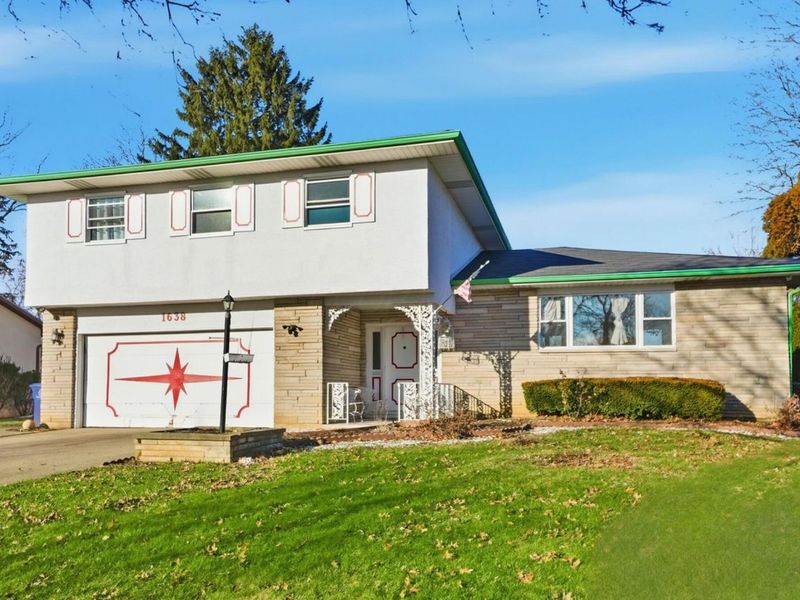 1638 Arrowood Lp N, Columbus, OH 43229 Photo 2