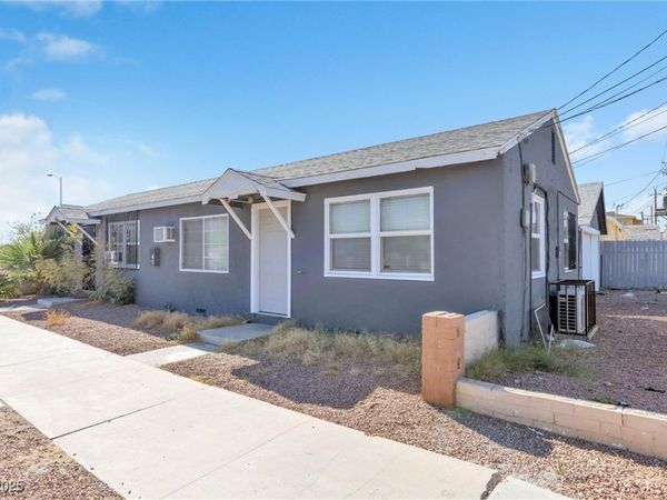 329 N 8th Street, Las Vegas, NV 89101