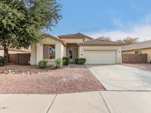 4795 E BELLERIVE Drive, Chandler, AZ 85249