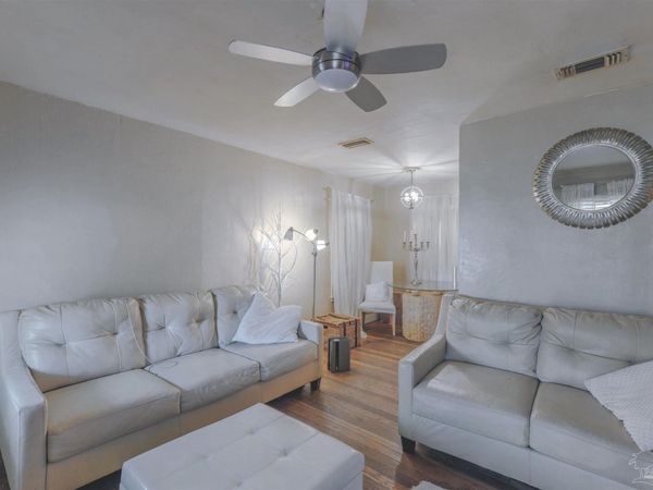 39 Sandalwood St, Pensacola, FL 32505