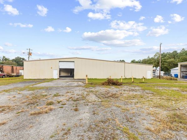 611 N Sycamore Street, Rose Hill, NC 28458