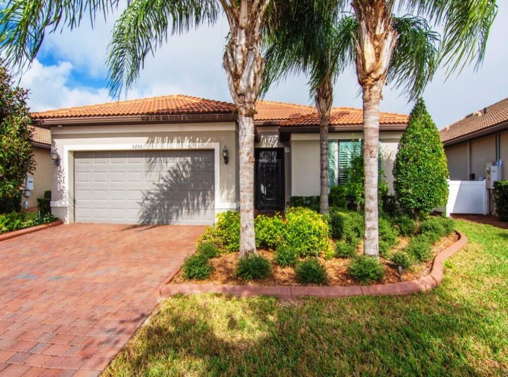 5255 Turtle Creek Circle, Vero Beach, FL 32967 Photo